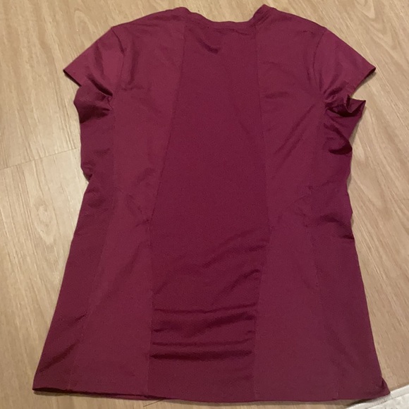 Women’s workout top - Picture 2 of 3